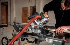 Пила торцовочная METABO KGS216M (613216000)