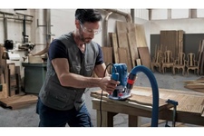 Фрезер BOSCH GOF 130 (06016B7000)