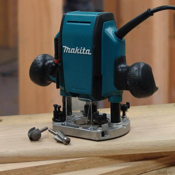 Фрезер MAKITA RP0900K