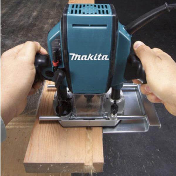 Фрезер MAKITA RP0900K