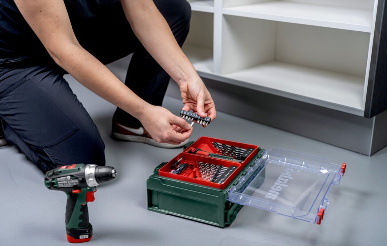 Дрель-шуруповерт Metabo POWERMAXX BS BASIC SET (600080710) [12В, 2x2,0 Ач,набор оснастки, кейс]